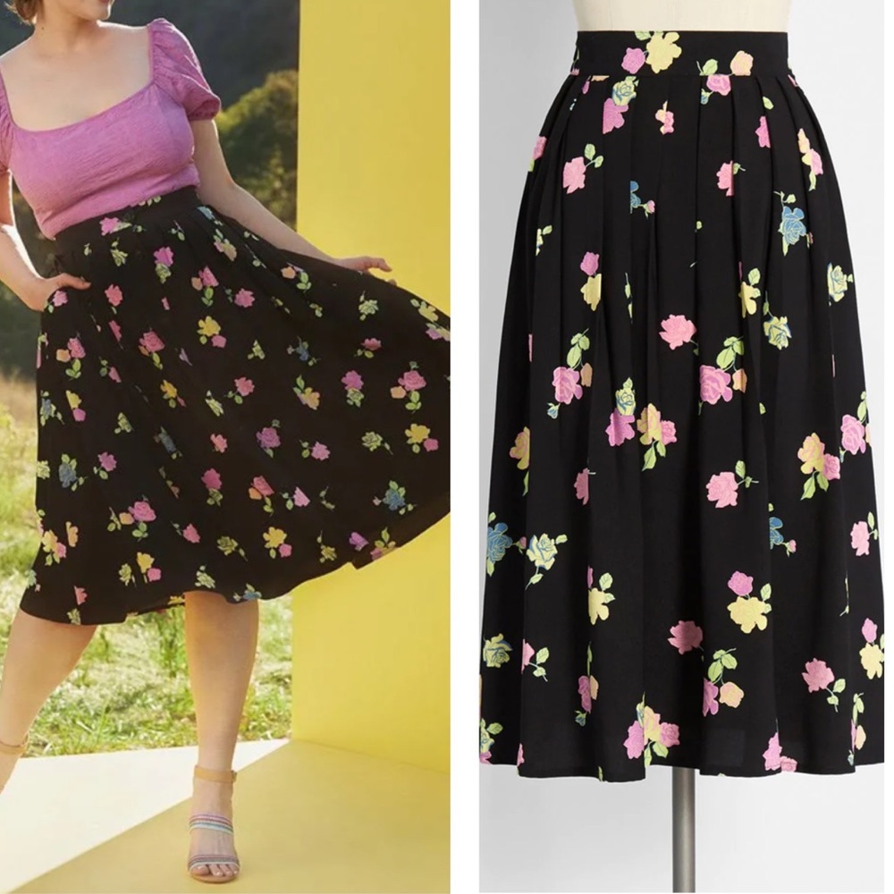 ModCloth NWT Black Pleated A Darling Disruption Swing Skirt with Pockets Size 12